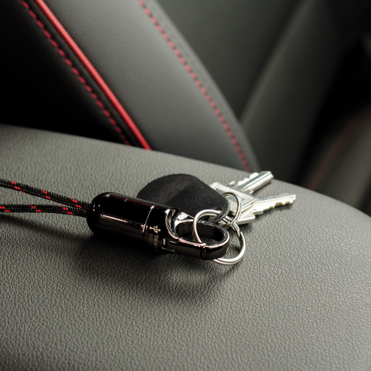 TROIKA Charging Cable on Carabiner Key Ring CHARGING TIME