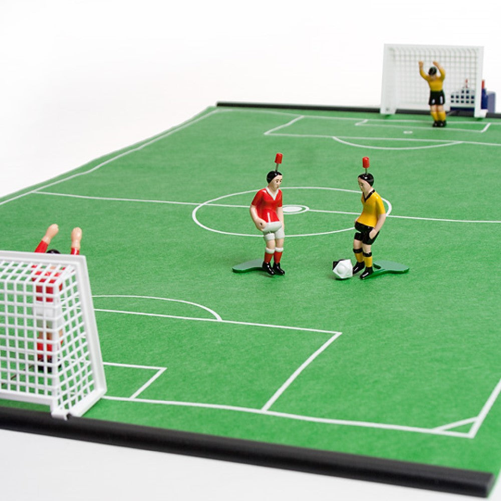 TIPP-KICK CLASSIC Soccer Game: Mini Players, Goals, Ball, Pitch 79x48cm