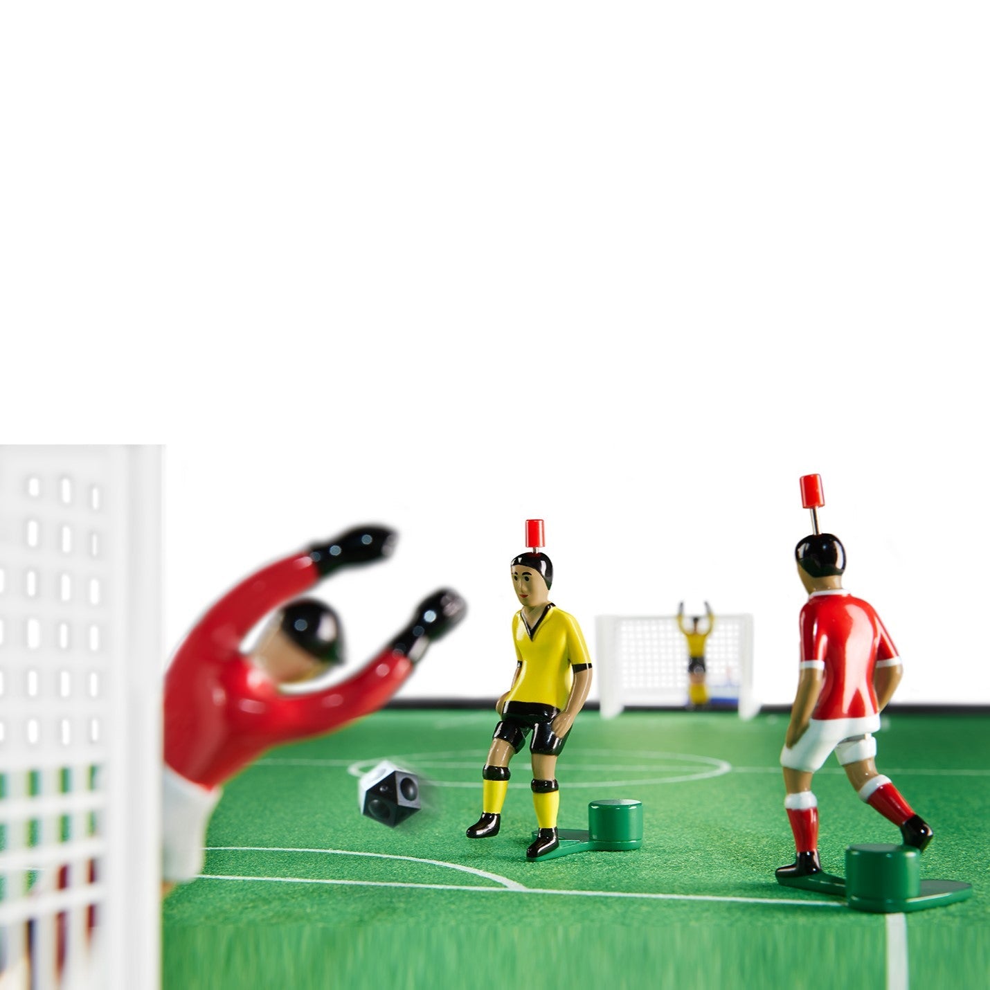 TIPP-KICK CLASSIC Soccer Game: Mini Players, Goals, Ball, Pitch 79x48cm