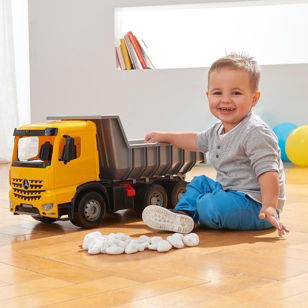 LENA Toy Dump Truck XL GIGA TRUCKS Mercedes Arocs Replica 67 x 30 x 34cm