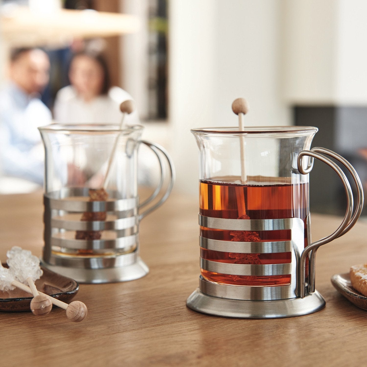 Leonardo Glass Tea Mugs in Metal Holder with Handle 220ml - Set of 2
